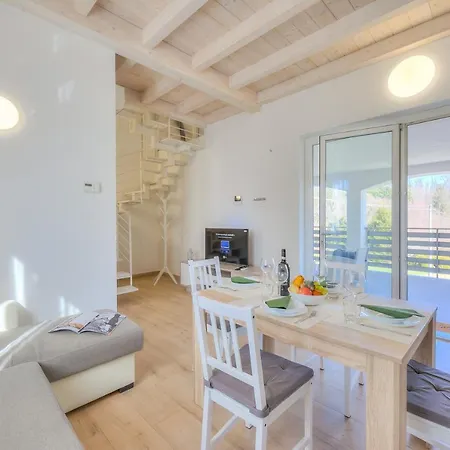 Апартаменты Golden & Sunflower Terrace